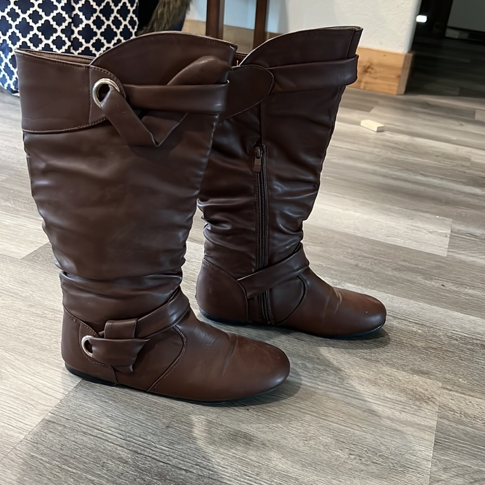 Very Volatile faux leather boots, EUC - Picture 4 of 8